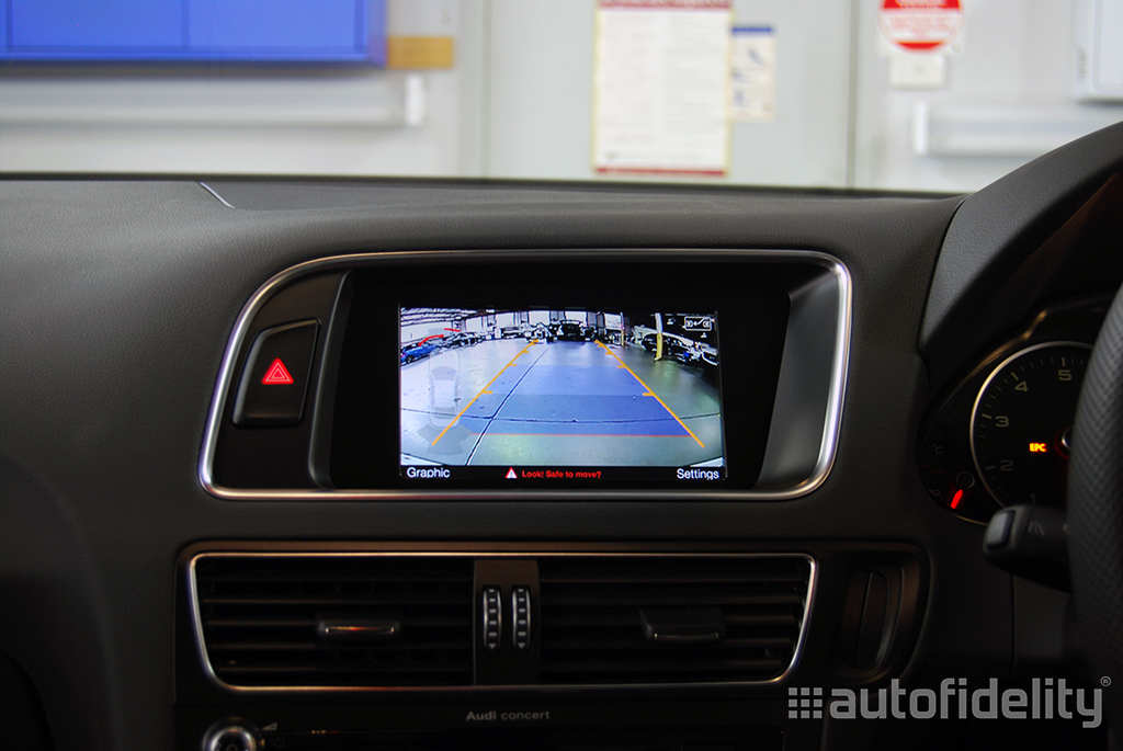 Audi Q5 8R Integrated Rear View (Reversing) Camera System 1