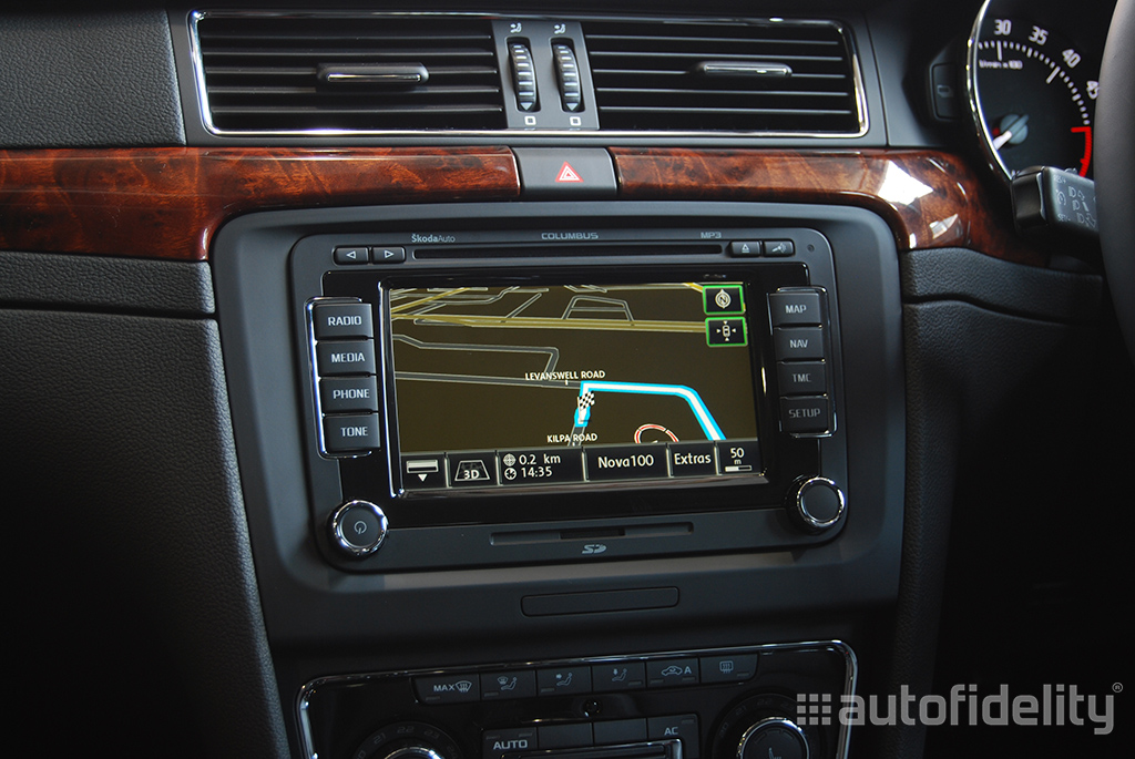 Columbus Touchscreen Integrated Satellite Navigation System for Skoda Superb 1