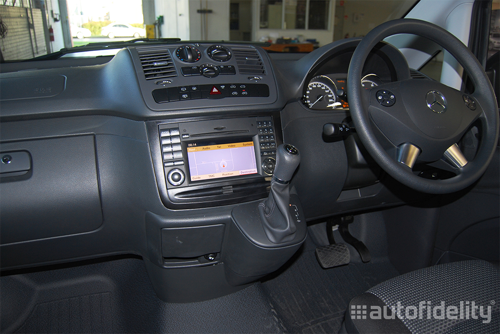 Integrated Factory Satellite Navigation System for Mercedes Benz Vito-Viano-Valente (639) 1