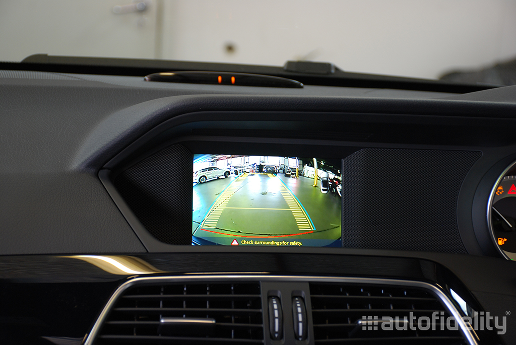 Integrated Rear View Camera System for Mercedes Benz C Class W204 1