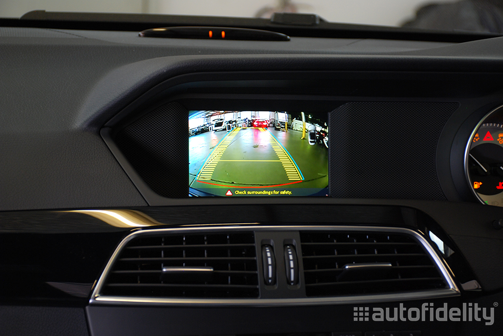 Integrated Rear View Camera System for Mercedes Benz C Class W204 1