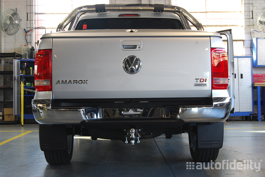 Integrated Rear View (Reversing) Camera System for Volkswagen Amarok (2H) 1