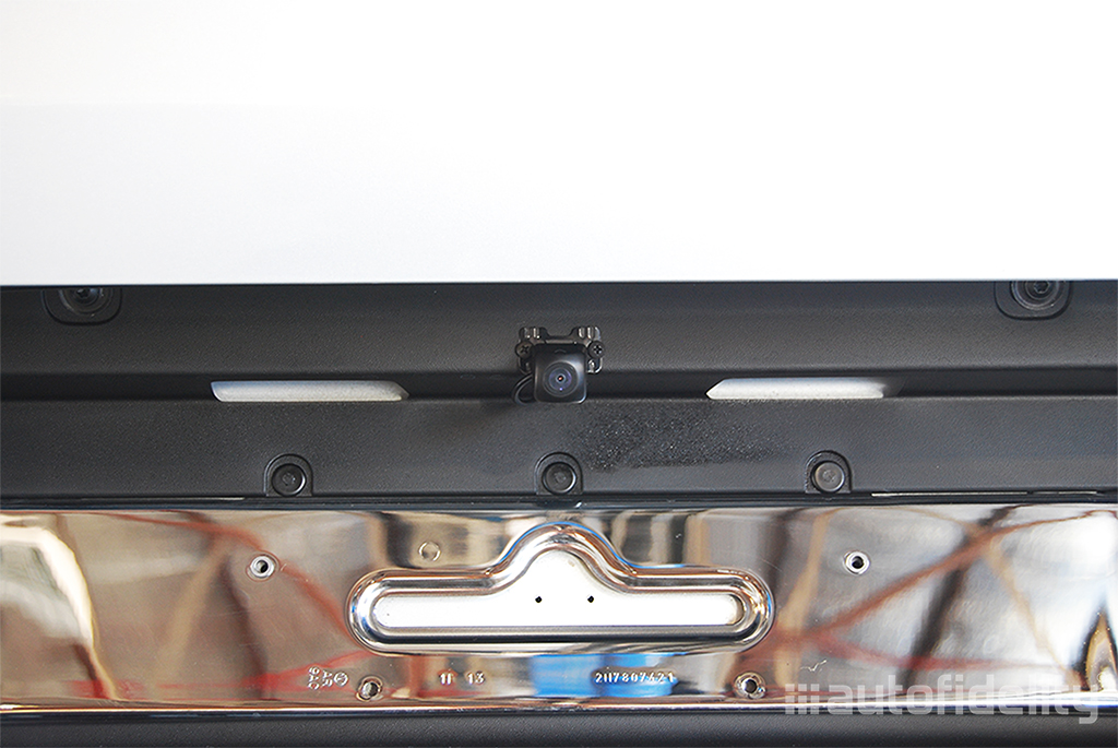 RNS 510 Touchscreen Integrated Navigation System + Integrated Rear View (Reversing) Camera System for Volkswagen Amarok (2H) 1