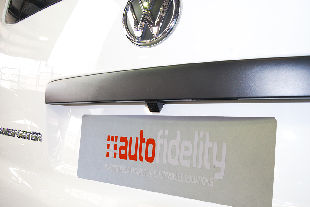 RNS-510 Touchscreen Integrated Navigation System + Rear View (Reversing) Camera System for Volkswagen Transporter 1