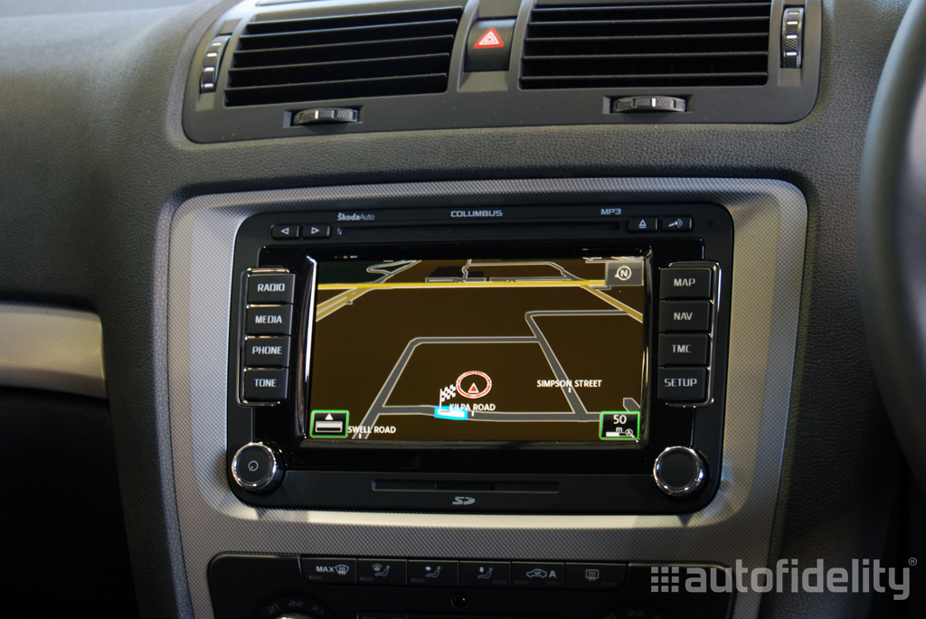 Skoda Octavia (1Z) Columbus Touchscreen Integrated Satellite Navigation System + Rear View (Reversing) Camera Package 1