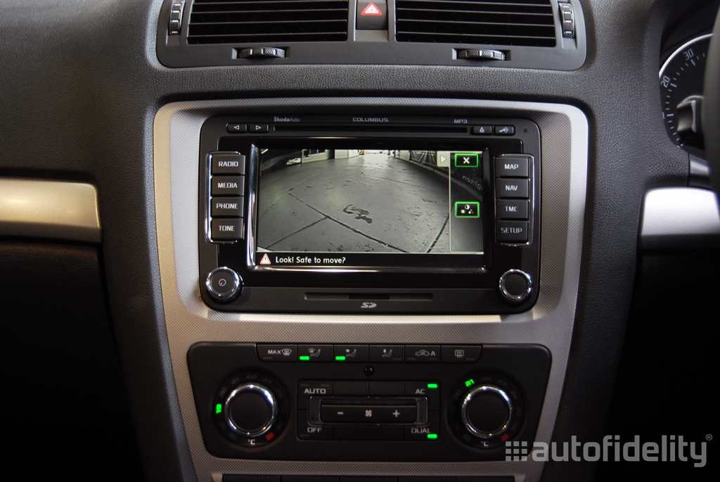 Skoda Octavia (1Z) Integrated Rear View (Reversing) Camera System 1