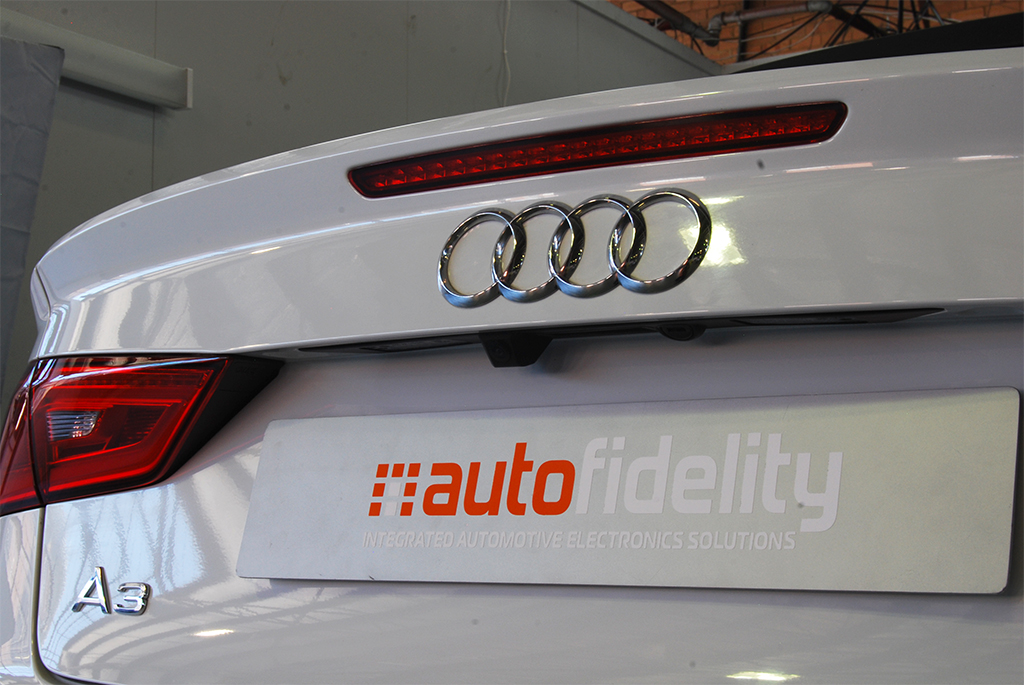 Touchscreen Integrated Satellite Navigation + Rear View Camera System for Audi A3 8V 1