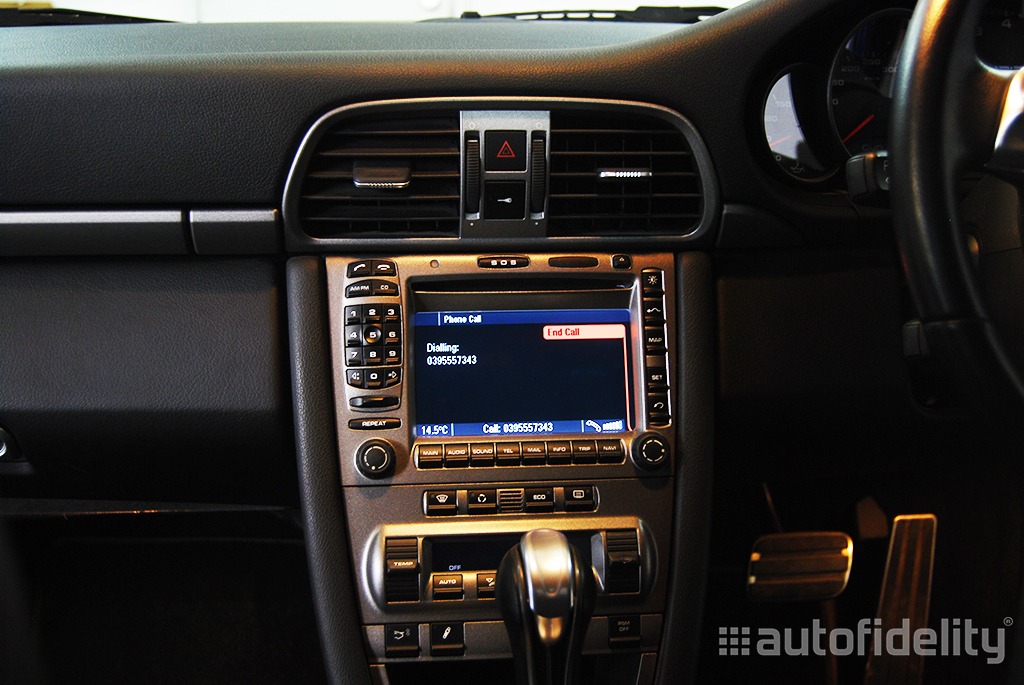 Integrated Mobridge M2 Connect Bluetooth System for Porsche 911 997 1