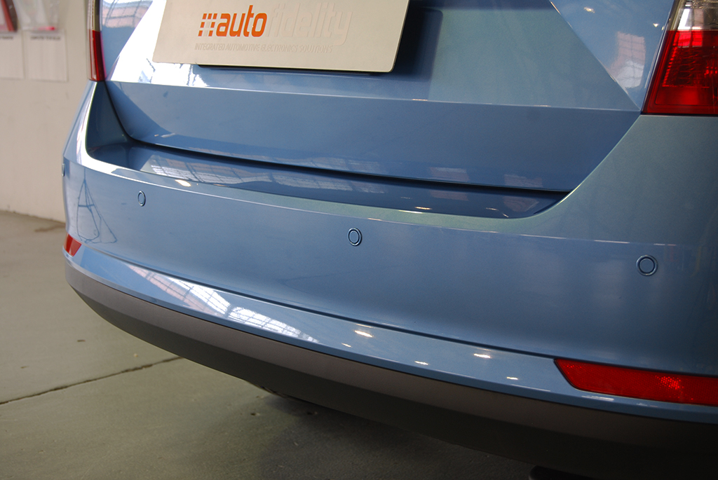 Rear Park Distance Control Sensor System for Skoda Rapid 1