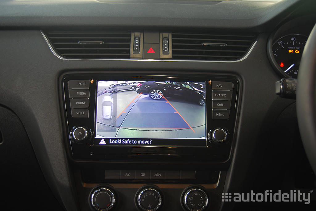 Skoda Park Pilot Front Parking Sensor System with Optical Display for Skoda Octavia 5E 1