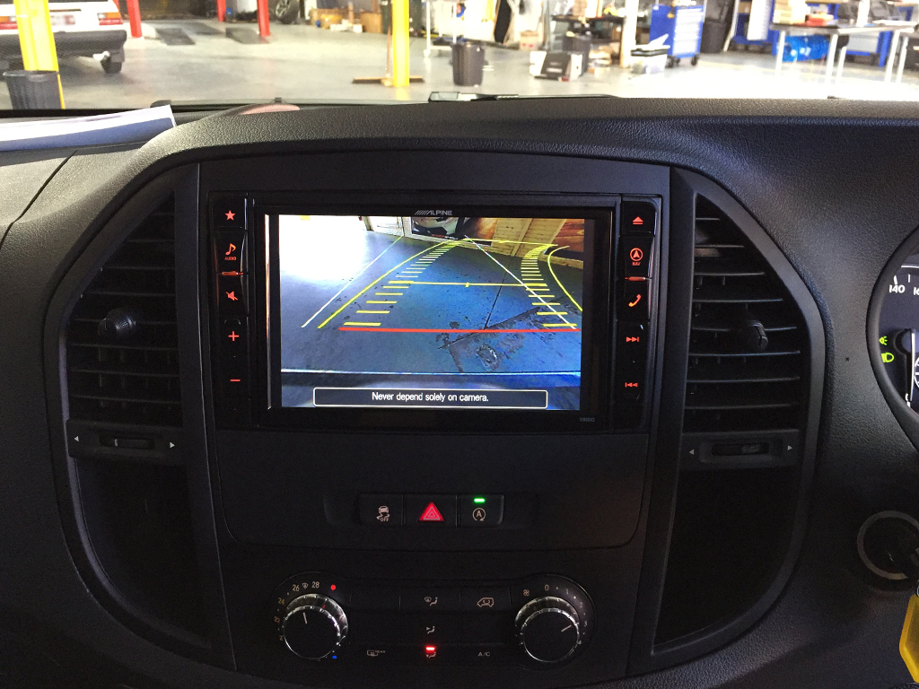 Mercedes-Benz Vito Alpine X800D-U 8′ Navigation System 1